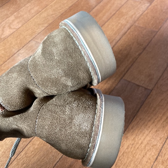 Clark’s Suede Chukka Boot - 10.5 - Picture 5 of 10